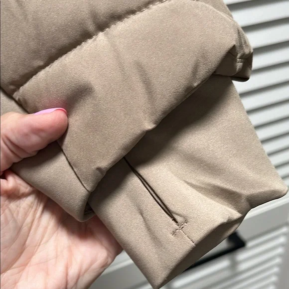 MICHAEL Michael Kors Tan Quilted Ski & Snow Jacket NWOT - Picture 4 of 11